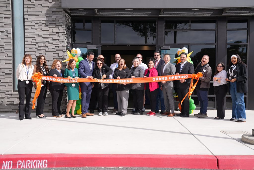 ribbon cutting in los banos